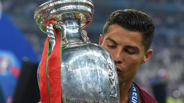 Cristiano Ronaldo celebra el triunfo de Portugal en la Eurocopa