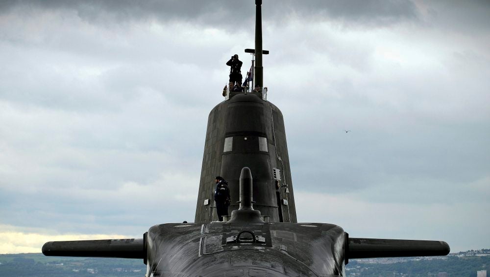 Submarino británico en acto oficial (18-07-2016)