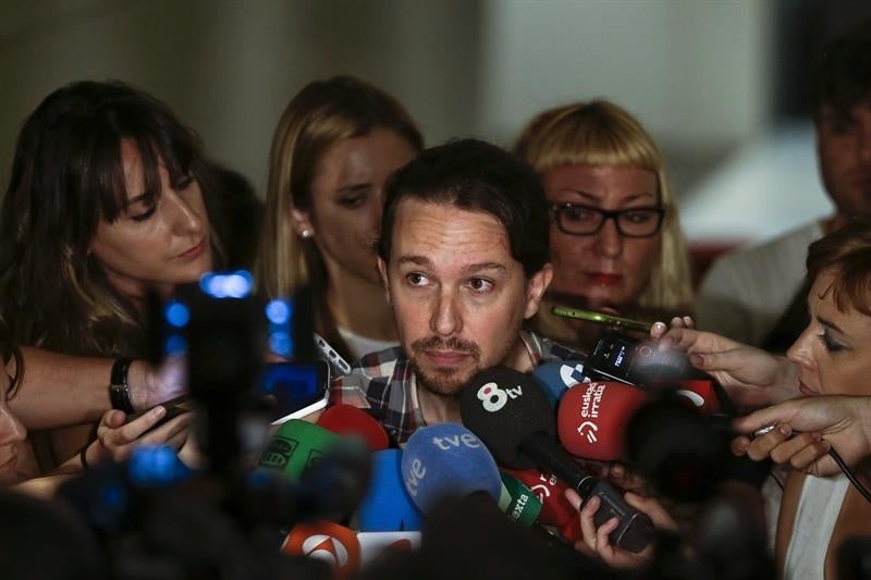 Iglesias insta a PSOE, CDC y ERC a bloquear el pacto del PP y Ciudadanos para la Mesa Iglesias insta a PSOE, CDC y ERC a bloquear el pacto del PP y Ciudadanos para la Mesa