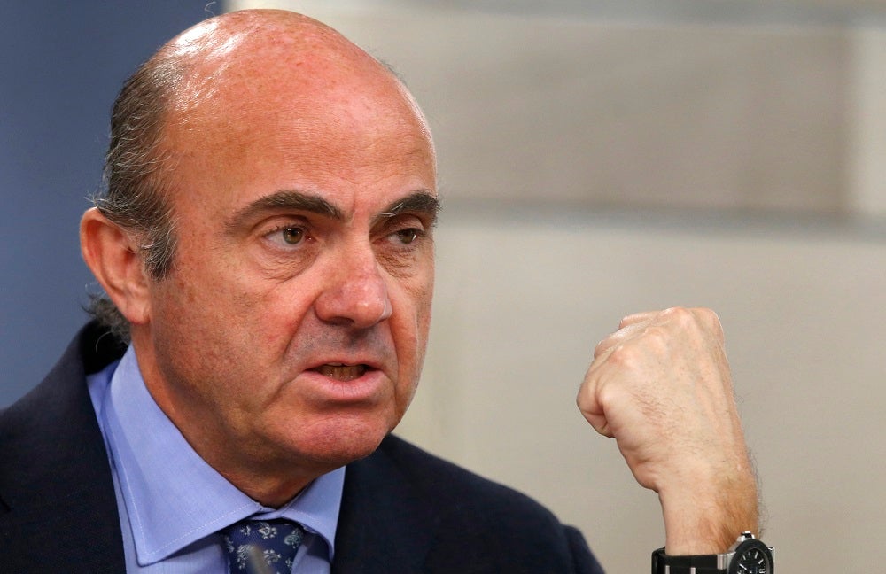 De Guindos: "El sentido común dice que no va a haber multa para España" De Guindos: "El sentido común dice que no va a haber multa para España"