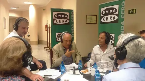 Carlos Alsina, Raúl del Pozo, Antonio Casado, Casimiro García-Abadillo y Pilar Cernuda Carlos Alsina, Raúl del Pozo, Antonio Casado, Casimiro García-Abadillo y Pilar Cernuda