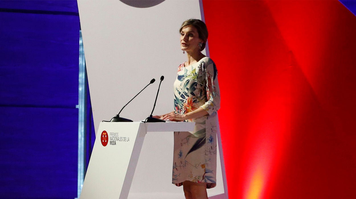 La Reina Letizia: "La moda es el dibujo de uno mismo" La Reina Letizia: "La moda es el dibujo de uno mismo"