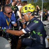 Nairo Quintana con la prensa en el Tour de Francia