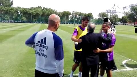 Frame 45.786191 de: &Aacute;lvaro Morata y Lucas V&aacute;zquez ya entrenan a las &oacute;rdenes de Zidane