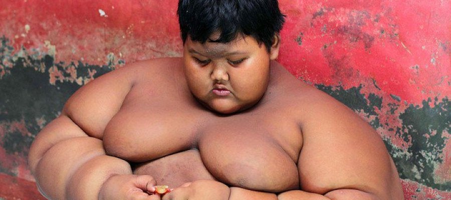 A sus 10 años, Arya Permana pesa 192 kilos. A sus 10 años, Arya Permana pesa 192 kilos.