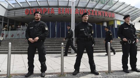 Polic&iacute;as armados en M&uacute;nich