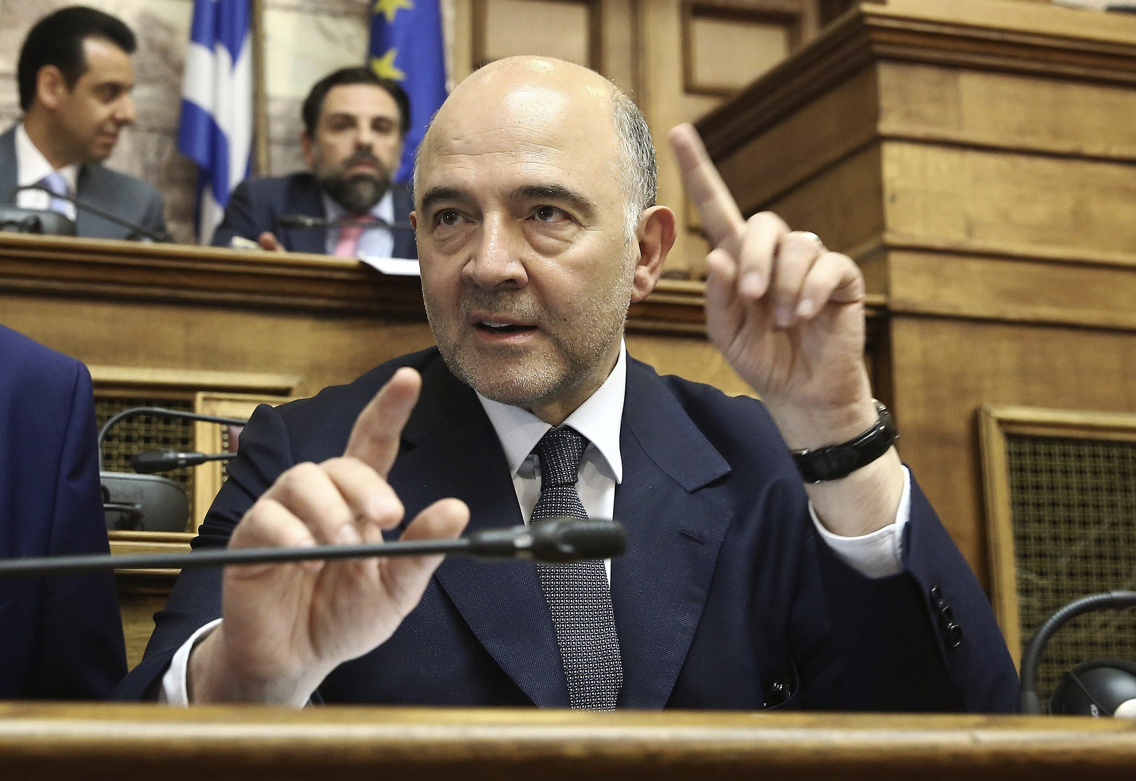 Moscovici apunta que el crecimiento español se relajará pero seguirá "fuerte" Moscovici apunta que el crecimiento español se relajará pero seguirá "fuerte"