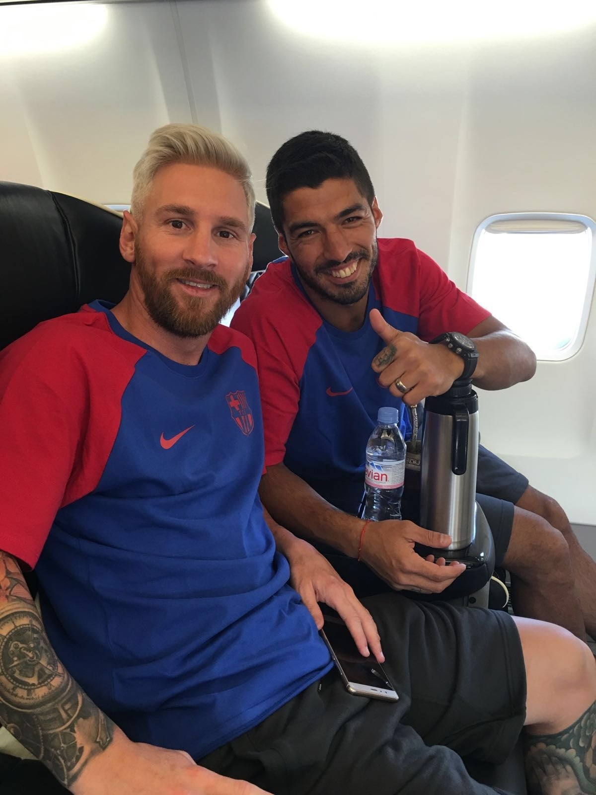 El Barcelona viaja a Inglaterra con Messi y sin Adriano El Barcelona viaja a Inglaterra con Messi y sin Adriano