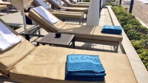 Club de Playa La Cabane