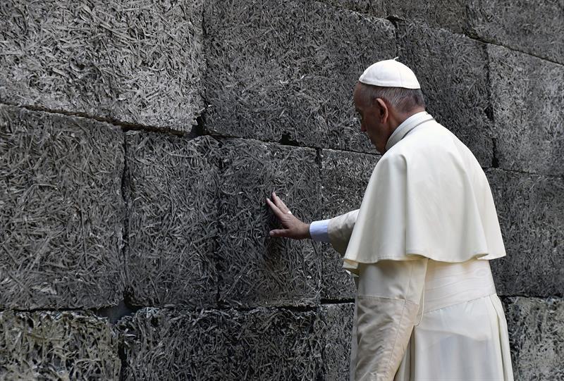 El papa Francisco concluyó su visita a Auschwitz y Birkenau El papa Francisco concluyó su visita a Auschwitz y Birkenau