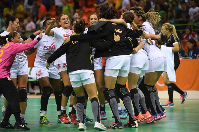 Silvia Navarro: "Con constancia y trabajo podemos llegar lejos" Silvia Navarro: "Con constancia y trabajo podemos llegar lejos"