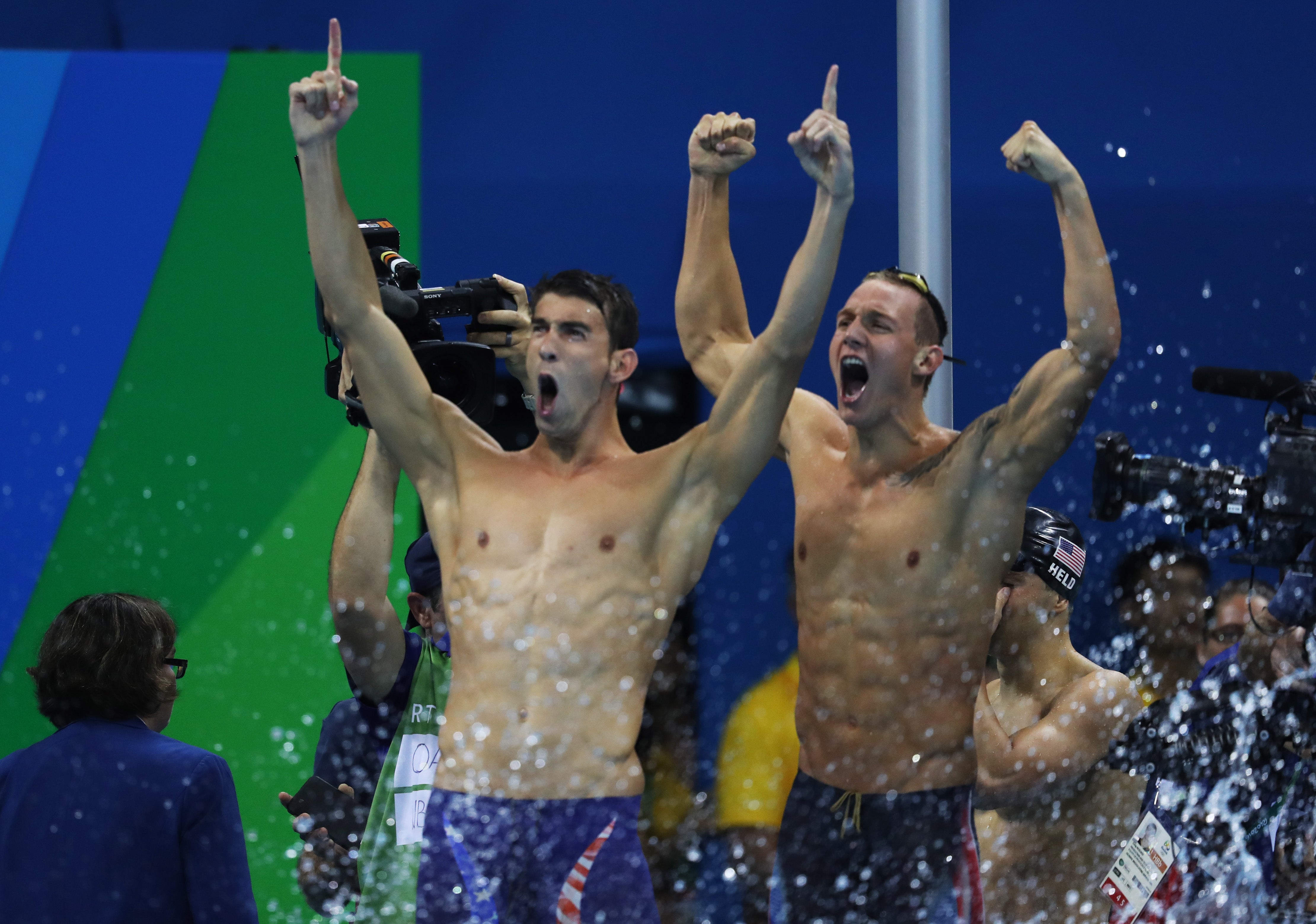 Phelps logra su 23ª medalla olímpica, 19ª de oro, tras ganar en los 4x100 Phelps logra su 23ª medalla olímpica, 19ª de oro, tras ganar en los 4x100