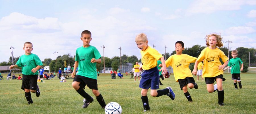 Niños haciendo deporte Niños haciendo deporte