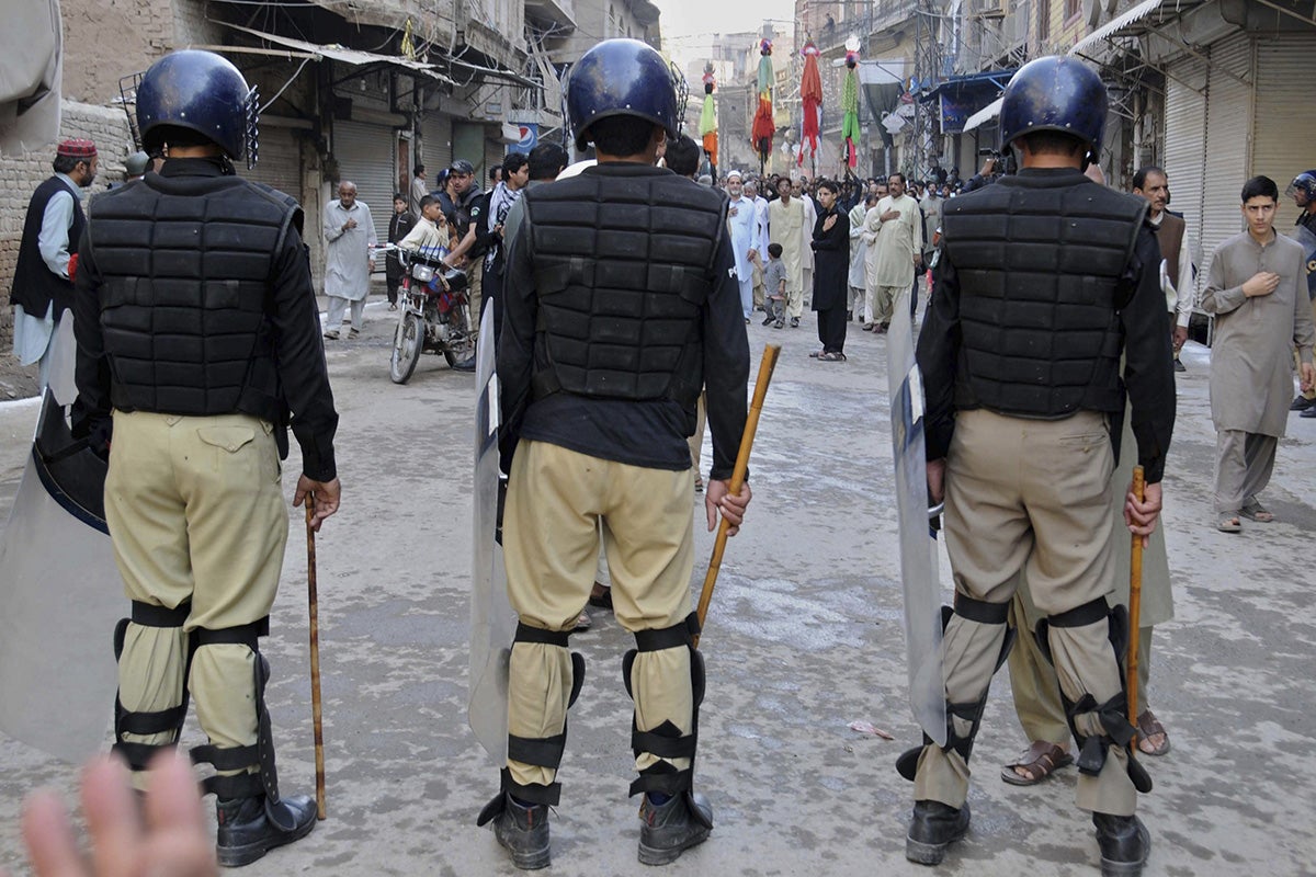 Al menos 53 muertos en un ataque suicida en un hospital de Pakistán Al menos 53 muertos en un ataque suicida en un hospital de Pakistán