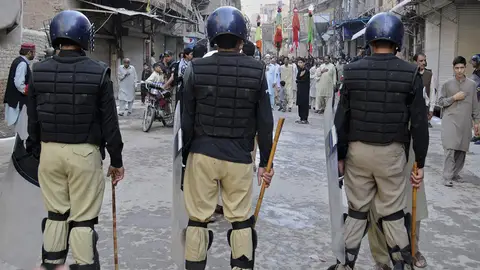 Policías en Peshawar Policías en Peshawar