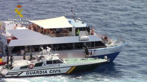 La Guardia Civil inicia una campa&ntilde;a para el cumplimiento de la normativa de las Party Boats