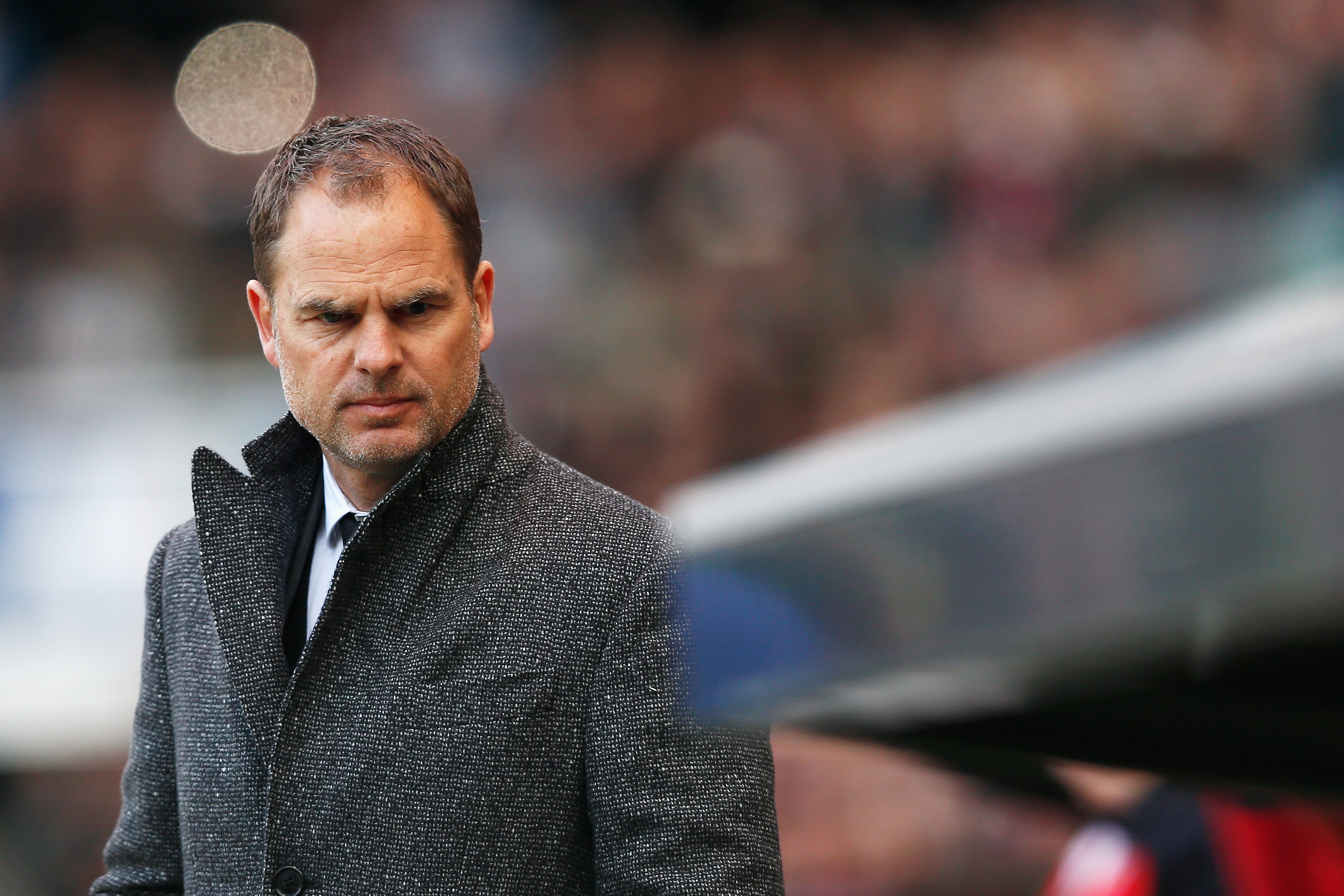 El Inter de Milán podría haber destituido a De Boer... ¡por Skype! El Inter de Milán podría haber destituido a De Boer... ¡por Skype!