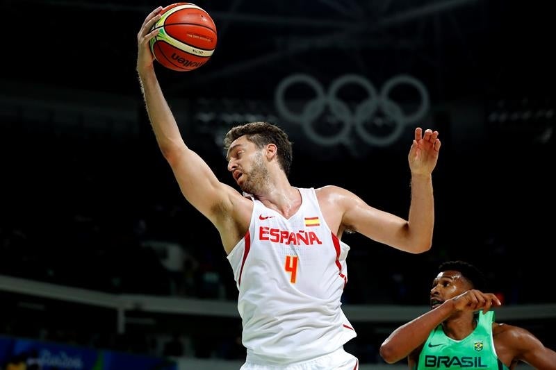 La selección española de baloncesto se complica al perder también su segundo partido ante Brasil La selección española de baloncesto se complica al perder también su segundo partido ante Brasil