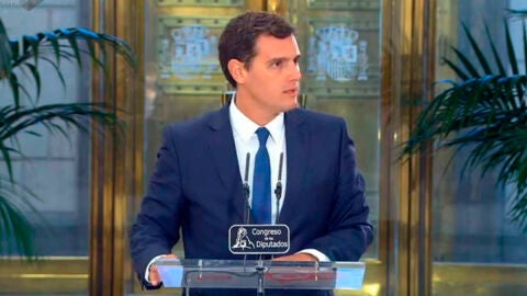 Albert Rivera durante la comparecencia tras su reuni&oacute;n con Rajoy