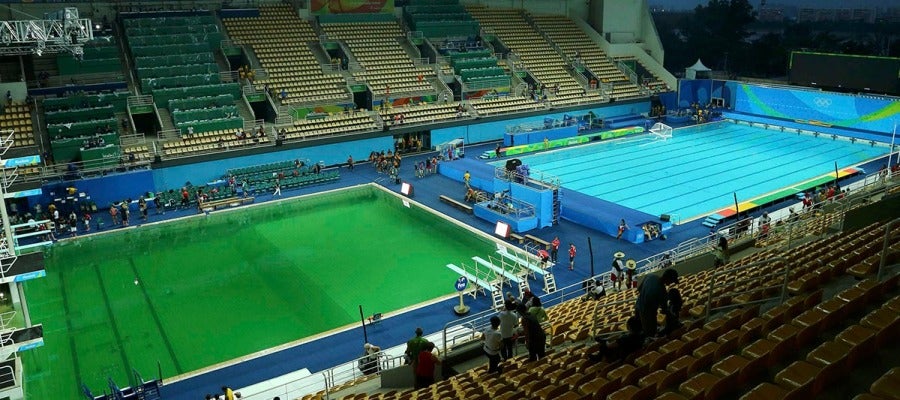 La piscina verde de trampolines en Río La piscina verde de trampolines en Río