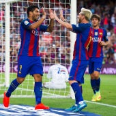 Luis Suárez y Messi celebran un gol en el Camp Nou
