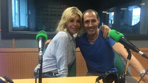 El amor está en el aire. El amor está en el aire.