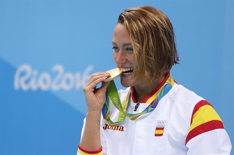 Mireia Belmonte logra el primer oro para España tras ganar en los 200 mariposa Mireia Belmonte logra el primer oro para España tras ganar en los 200 mariposa