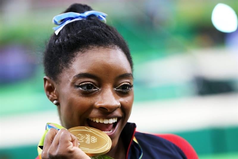 Simone Biles vuelve a deslumbrar y se cuelga su cuarto oro en Río Simone Biles vuelve a deslumbrar y se cuelga su cuarto oro en Río