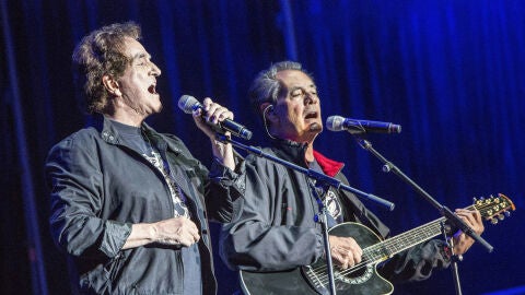 El D&uacute;o Din&aacute;mico durante el festival