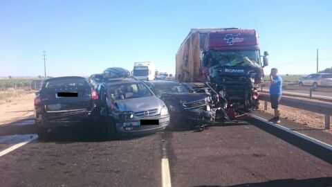 Imagen de los veh&iacute;culos implicados en el accidente en Manzanares