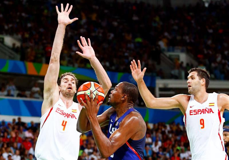 España peleará por el bronce tras perder contra EEUU en las semifinales de baloncesto España peleará por el bronce tras perder contra EEUU en las semifinales de baloncesto