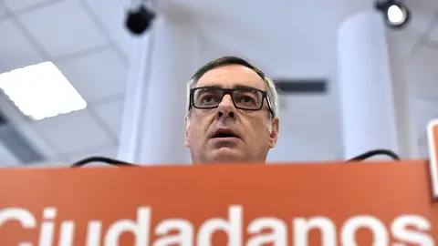 José Manuel Villegas ante los medios José Manuel Villegas ante los medios