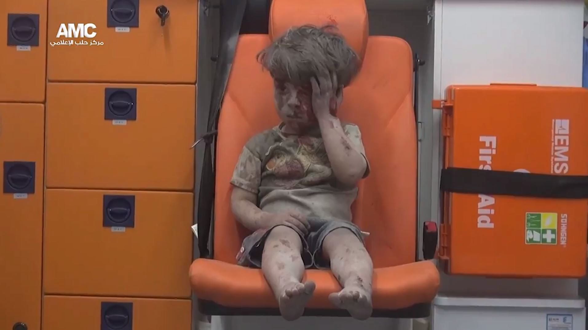 Así se encuentra Omran, el niño sirio que sobrevivió al bombardeo de su casa Así se encuentra Omran, el niño sirio que sobrevivió al bombardeo de su casa