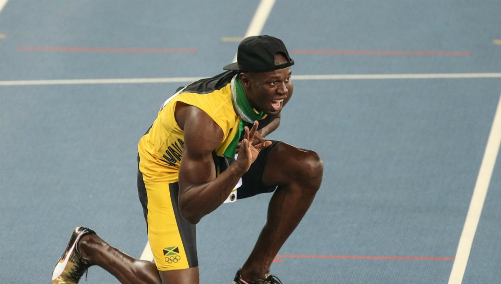 Usain Bolt celebra un nuevo triunfo en Río