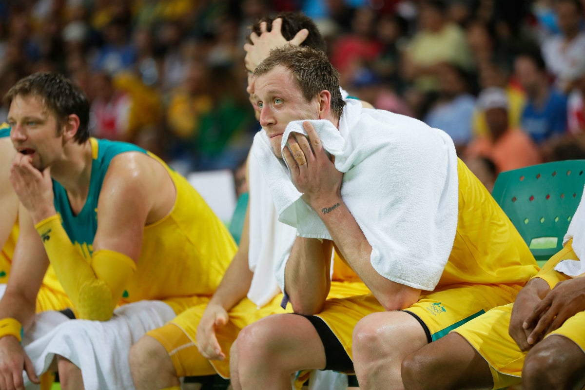 Australia pierde ante Serbia y será rival de España por el bronce en baloncesto Australia pierde ante Serbia y será rival de España por el bronce en baloncesto