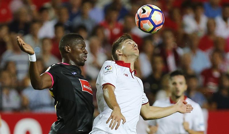 Sevilla 6 - 4 Espanyol. El Sevilla vence ante el Espanyol con un festival de goles Sevilla 6 - 4 Espanyol. El Sevilla vence ante el Espanyol con un festival de goles