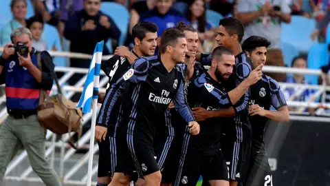 Los jugadores del Real Madrid celebran el gol de Gareth Bale Los jugadores del Real Madrid celebran el gol de Gareth Bale