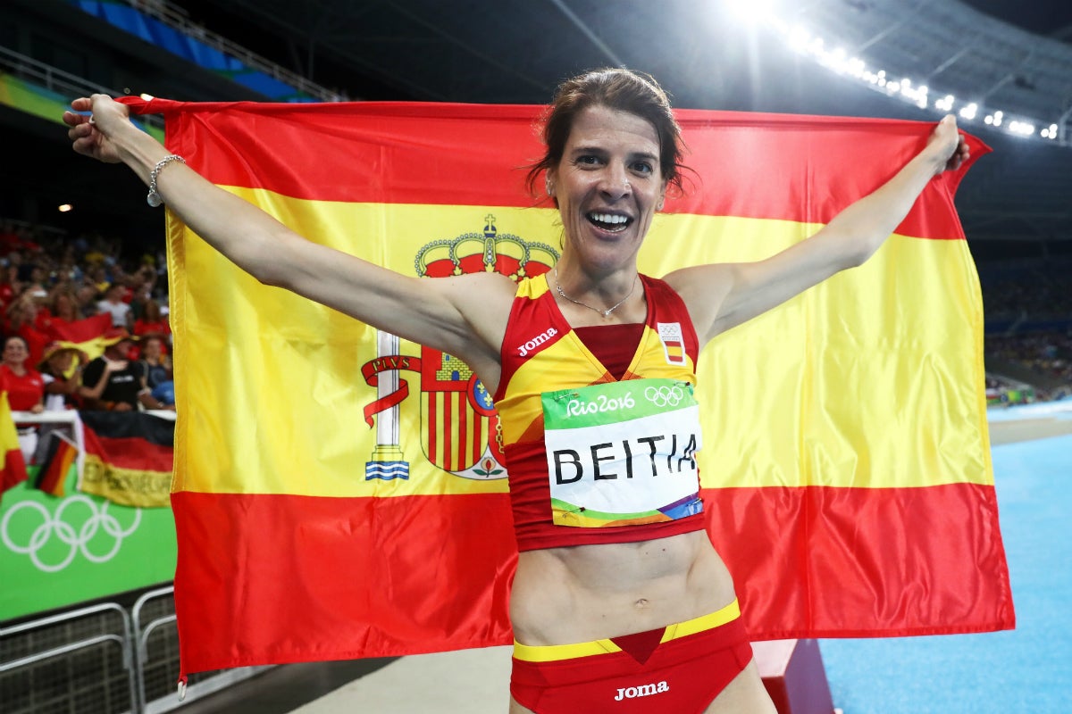 Ruth Beitia es la primera española en lograr un oro olímpico en atletismo Ruth Beitia es la primera española en lograr un oro olímpico en atletismo