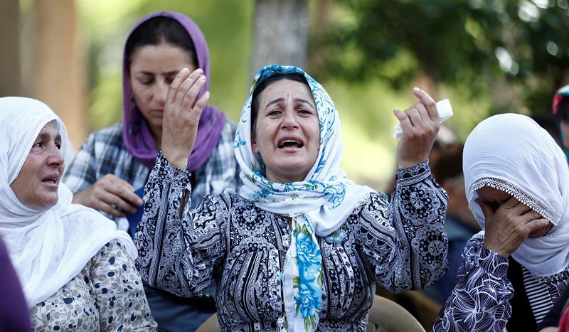 Al menos 22 de los fallecidos en el atentado suicida de Turquía eran menores de 14 años Al menos 22 de los fallecidos en el atentado suicida de Turquía eran menores de 14 años