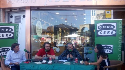 Salida de la Vuelta Ciclista a Espa&ntilde;a desde el ayuntamiento de Mar&iacute;n