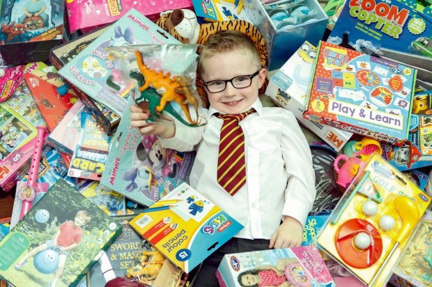 Nathan, el niño de 5 años que dona todos los regalos de su cumpleaños a los niños huérfanos Nathan, el niño de 5 años que dona todos los regalos de su cumpleaños a los niños huérfanos