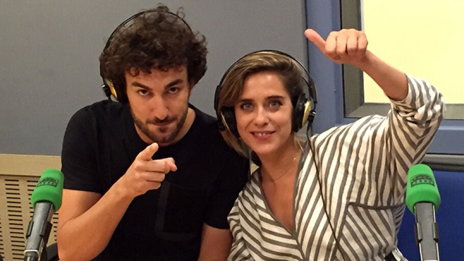 Mar&iacute;a Le&oacute;n y Miki Esparb&eacute; presentan 'Un cuerpo de &eacute;lite'.