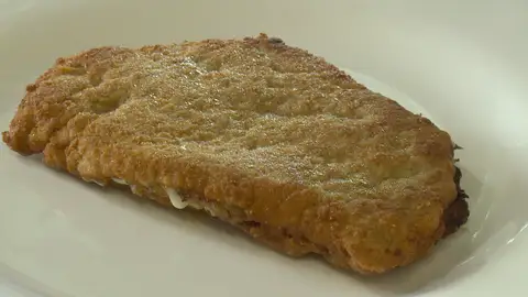 Un cachopo de campeonato: así los prepara Rosi, la de El Planeta. Un cachopo de campeonato: así los prepara Rosi, la de El Planeta.