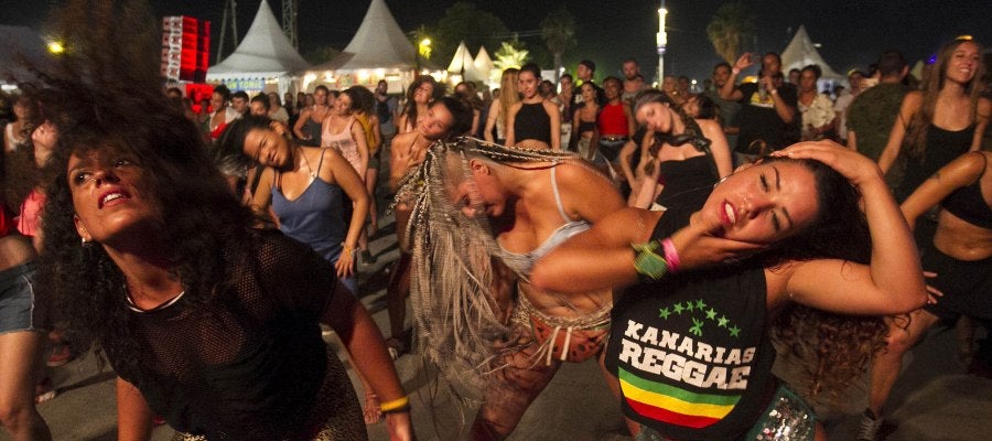 Asistentes al festival Rototom Asistentes al festival Rototom