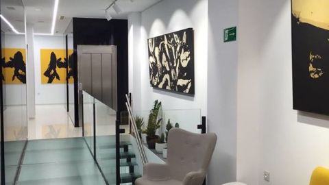 Galer&iacute;a de arte en una cl&iacute;nica dental