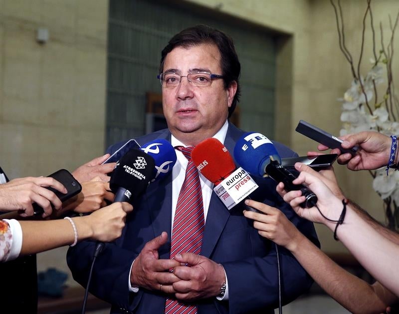 Vara propone que una comisión gestora "no contaminada" convoque un congreso extraordinario Vara propone que una comisión gestora "no contaminada" convoque un congreso extraordinario