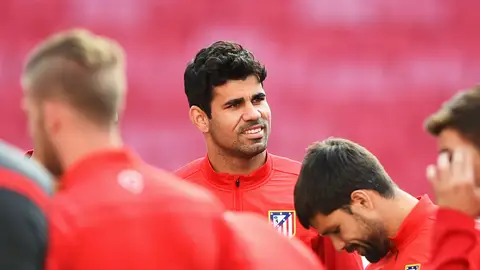 Diego Costa, durante un entrenamiento con el Atlético de Madrid Diego Costa, durante un entrenamiento con el Atlético de Madrid