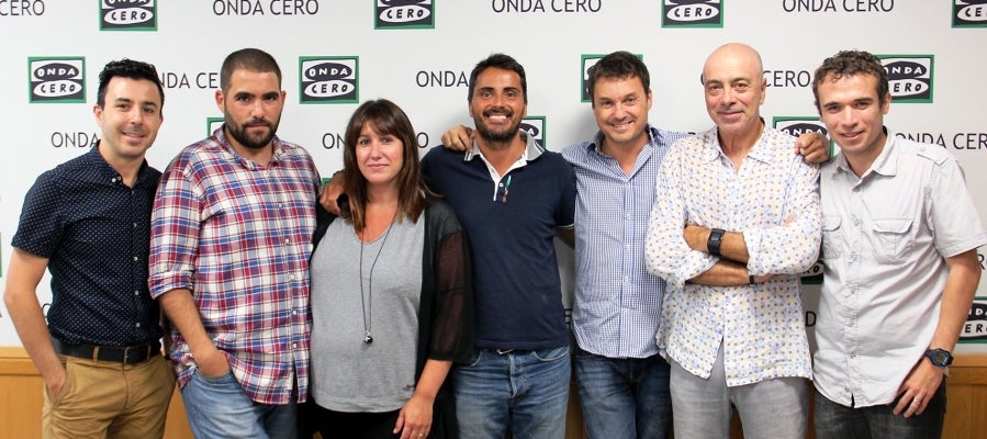 D'esquerra a dreta, Carles Lamelo, Robert Calvo, Míriam Franch, Víctor Lozano, Albert Lesan, Carles Aguilar i David Cervelló D'esquerra a dreta, Carles Lamelo, Robert Calvo, Míriam Franch, Víctor Lozano, Albert Lesan, Carles Aguilar i David Cervelló
