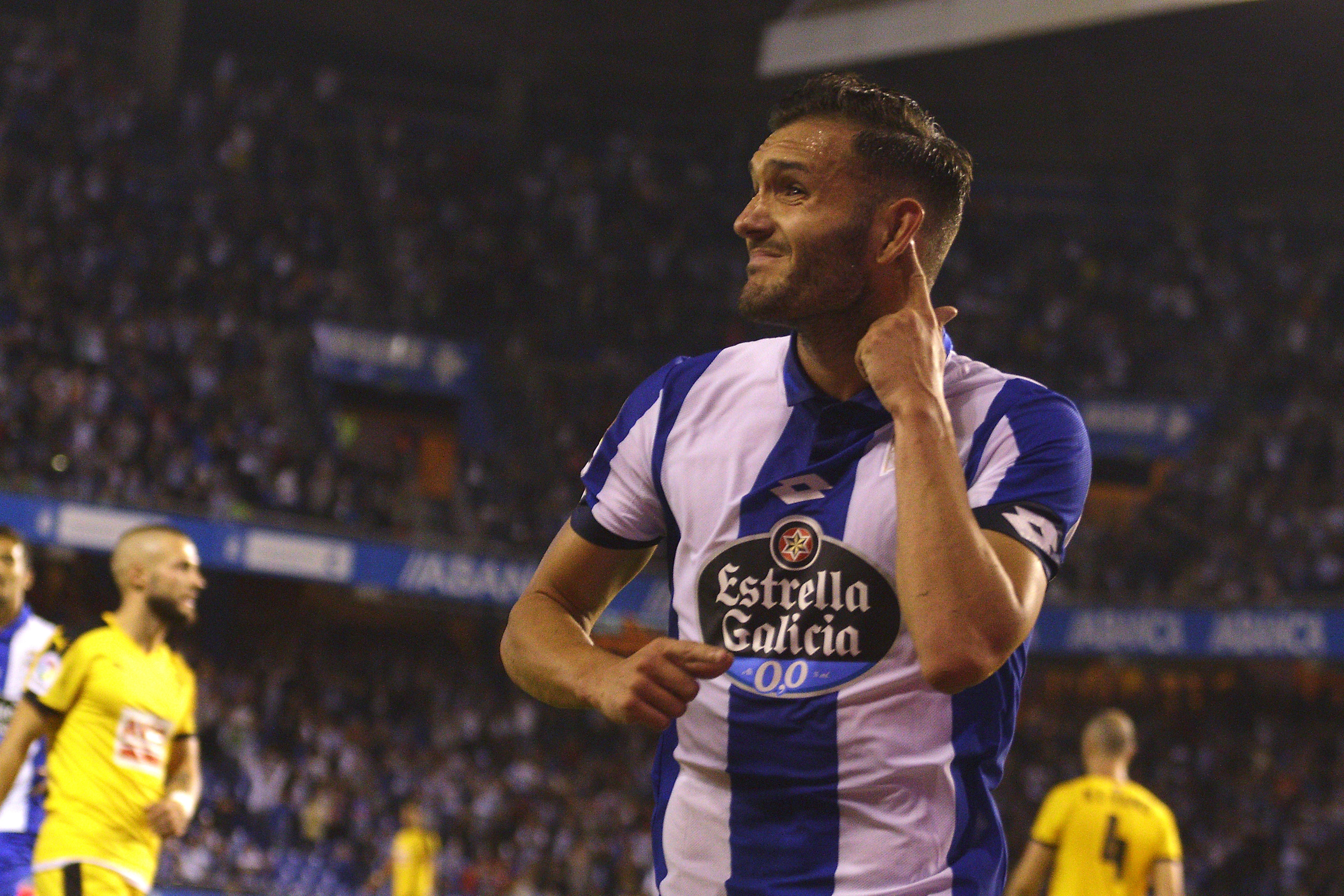 Lucas Pérez: "Teníamos muchas ganas de vengarnos y nos vamos contentos con este 1-3" Lucas Pérez: "Teníamos muchas ganas de vengarnos y nos vamos contentos con este 1-3"