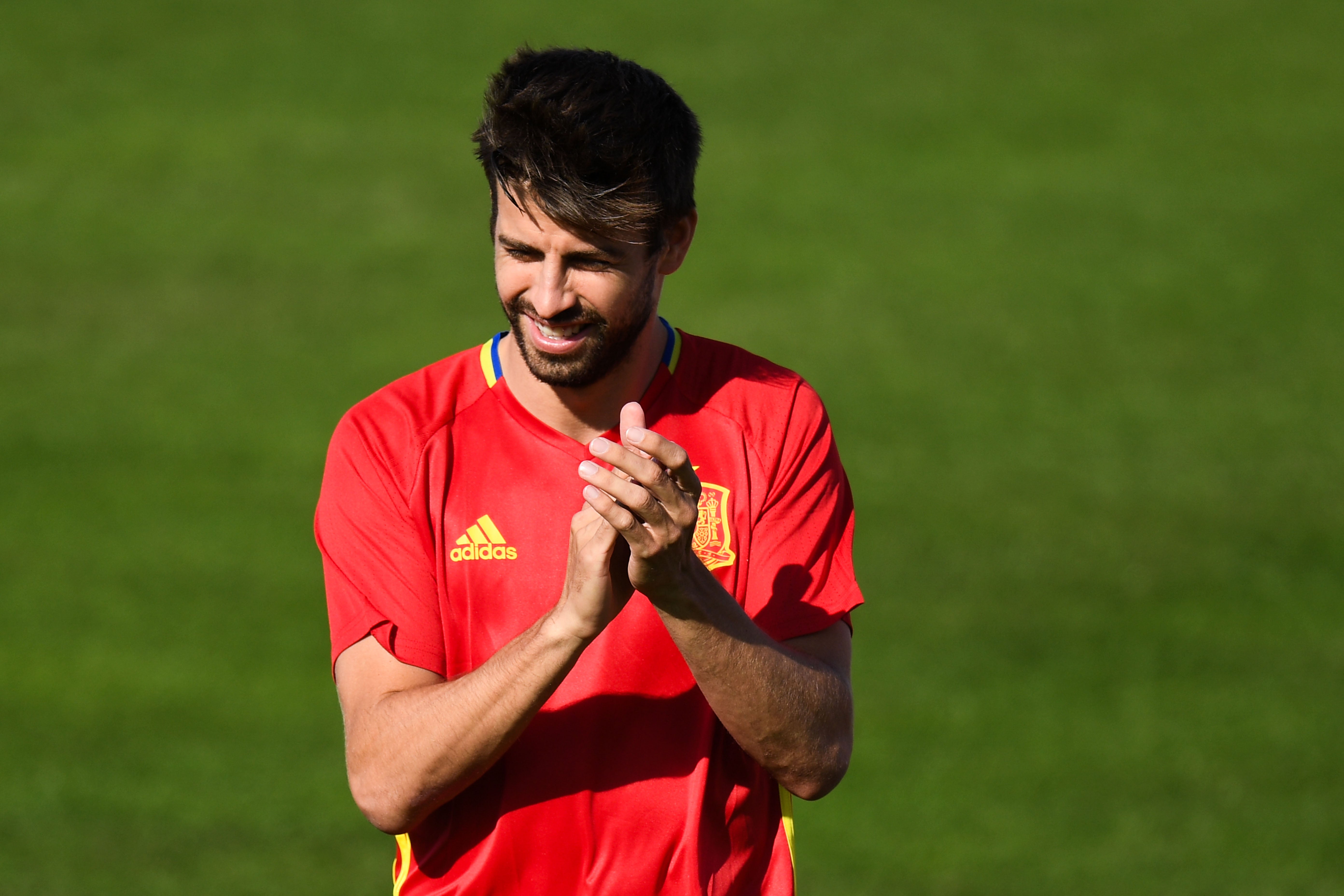 Piqué: "Cuando estoy calladito parece que se realza más mi rendimiento" Piqué: "Cuando estoy calladito parece que se realza más mi rendimiento"